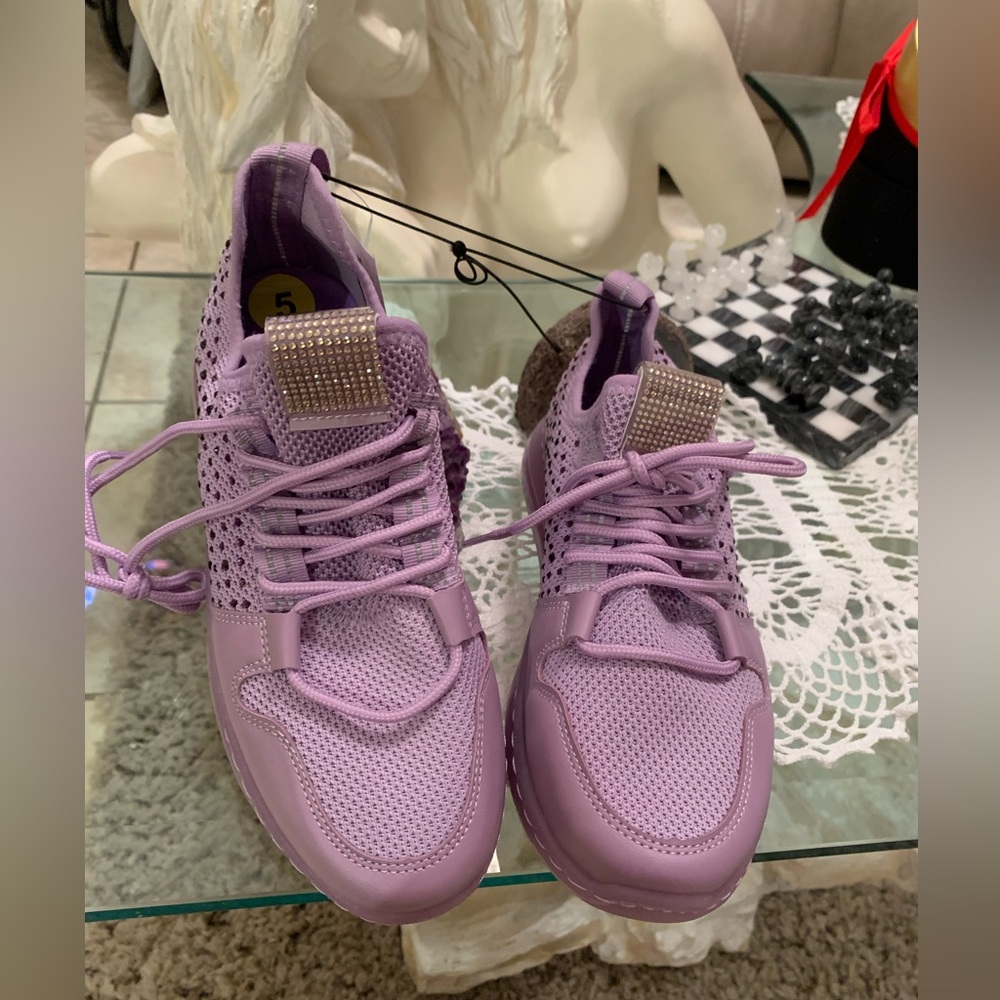 NWOT Steven Madden Lilac/Lavender With Rhinestones Bougie Sneakers